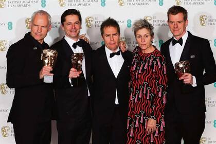 El equipo de Tres anuncios por un crimen, en una noche para el festejo