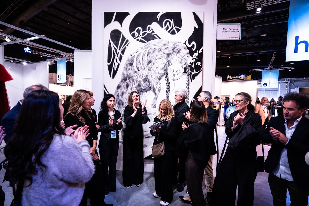 El equipo del Moderno con la obra "Hospital de día", de Florencia Rodríguez Giles, en Ruth Benzacar