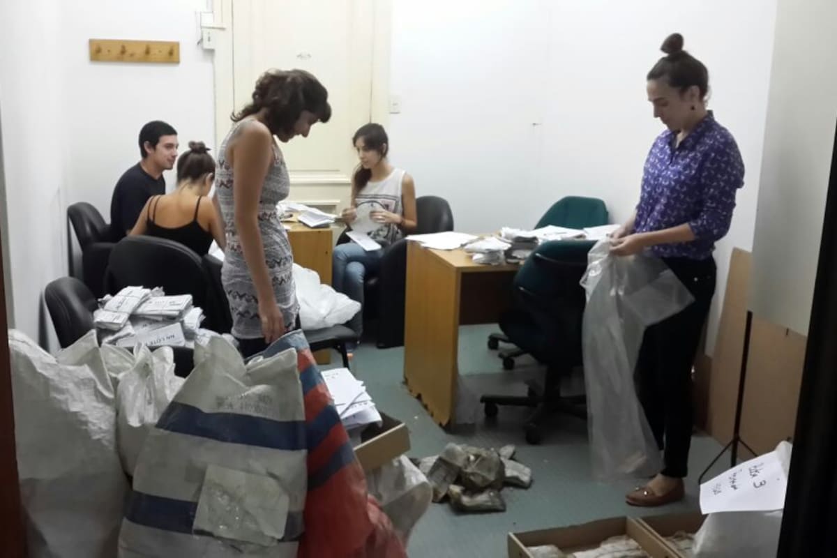 El equipo del Renaper y la Protex, en el sótano del Renaper (Gentileza)