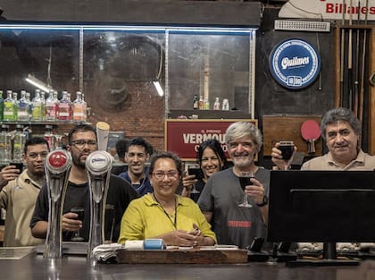 El equipo detrás de la barra del SanBer.