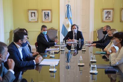 El equipo económico definió un nuevo proyecto de Ganancias a las sociedades