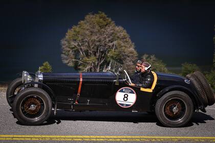 El equipo ganador de Alejandro López y Gabriel Gourovich en el Mercedes 290 Sport C
