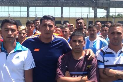 El equipo Los Espartanos publicó el mensaje en su página oficial de Facebook