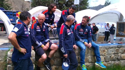 El equipo Peugeot completo