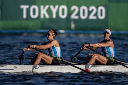 El equipo que representó a la Argentina en la disciplina de remo, conformado por Milka Kraljev y Evelyn Silvestro