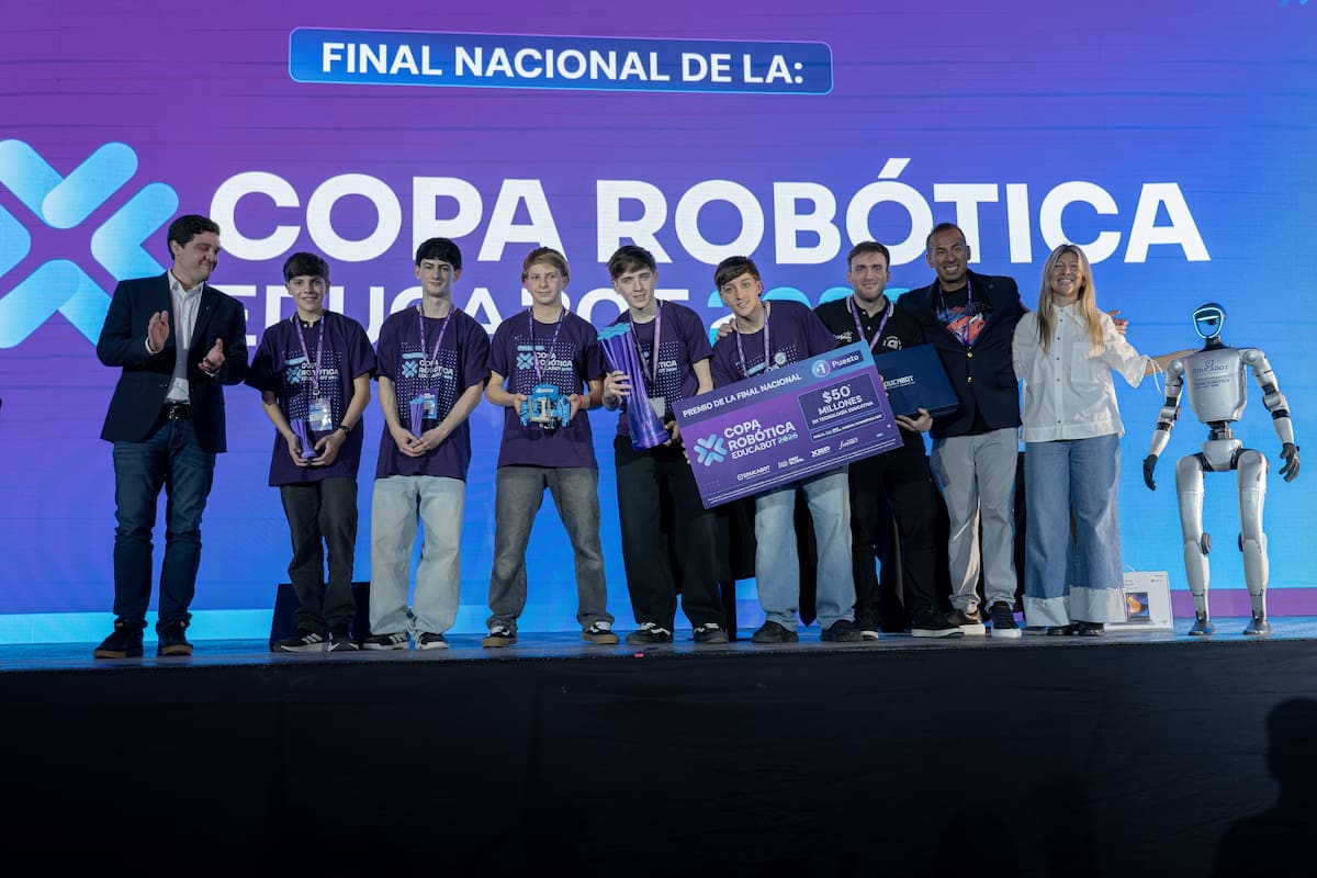 El equipo “Sanjobits101”, de la Escuela Técnico Profesional y Secundaria NRO 8013 San José de la provincia de Santa Fe, se consagró campeón nacional de la Copa Robótica Educabot 2026