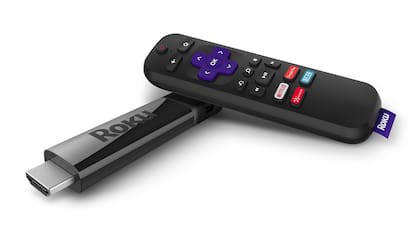 El equipo se enchufa directo al puerto HDMI del televisor; recibe energía de un puerto USB convencional