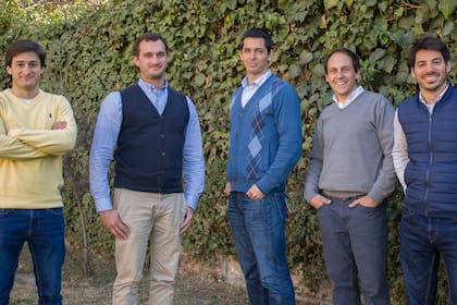 El equipo YG, una firma mendocina con reconocimiento internacional en la industria del diseño de etiquetas de bebidas.