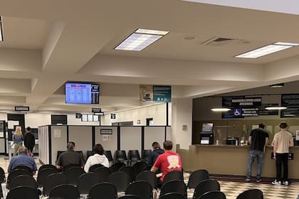 El error afecta a residentes no ciudadanos cuya estancia legal fue verificada, pero cuyo documento no refleja el límite de tiempo de su permanencia autorizada