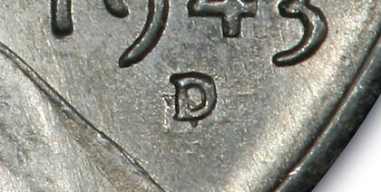 El error de acuñación de "D" sobre "D" se puede observar en el anverso de la pieza
