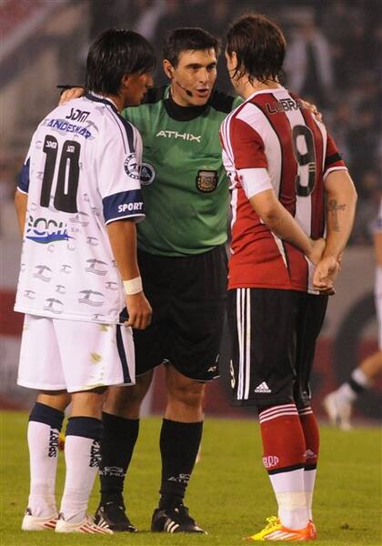 El error de Alejandro Castro en el final del partido de River