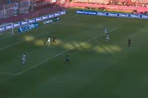 El error de Monetti en la salida y la presión de Beltrán para el 1-1 de Colón ante Lanús, en el Sur
