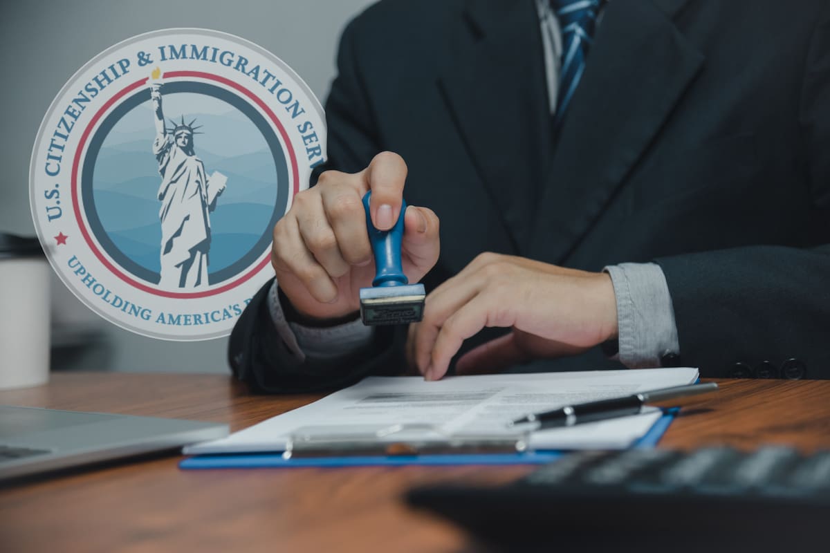 El error en una firma que podría llevar al rechazo de un trámite ante el Uscis