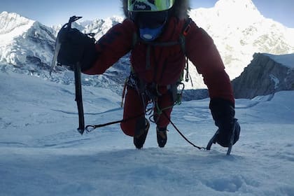 El escalador alemán Jost Kobusch busca un nuevo récord en el Monte Everest