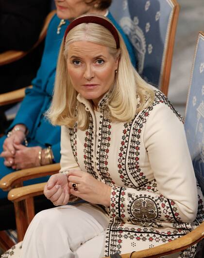 El escándalo Epstein golpea de cerca a la princesa heredera de Noruega, Mette-Marit