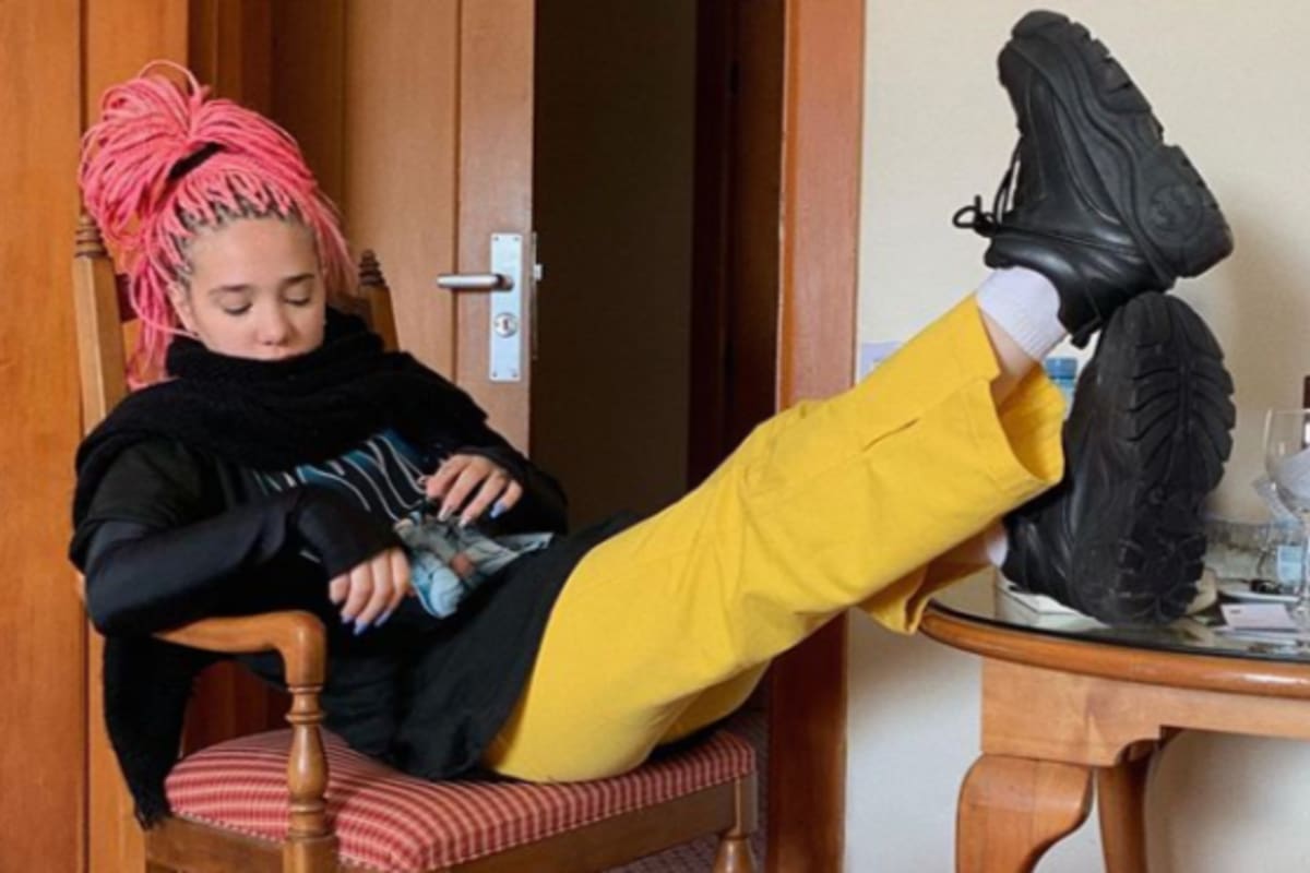 El escándalo estalló en redes sociales luego de que la actriz subiera dos imágenes a Instagram.