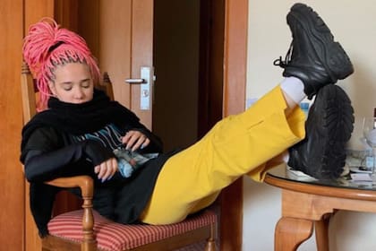 El escándalo estalló en redes sociales luego de que la actriz subiera dos imágenes a Instagram.