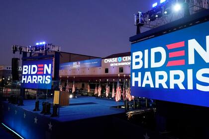 El escenario donde Joe Biden pronunció el discurso de la victoria, en Delaware