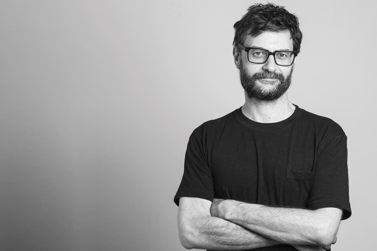 El escritor nació en Córdoba en 1977.