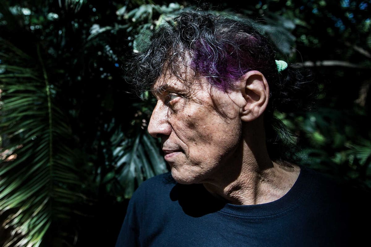 El escritor Osvaldo Baigorria en una producción para Rolling Stone