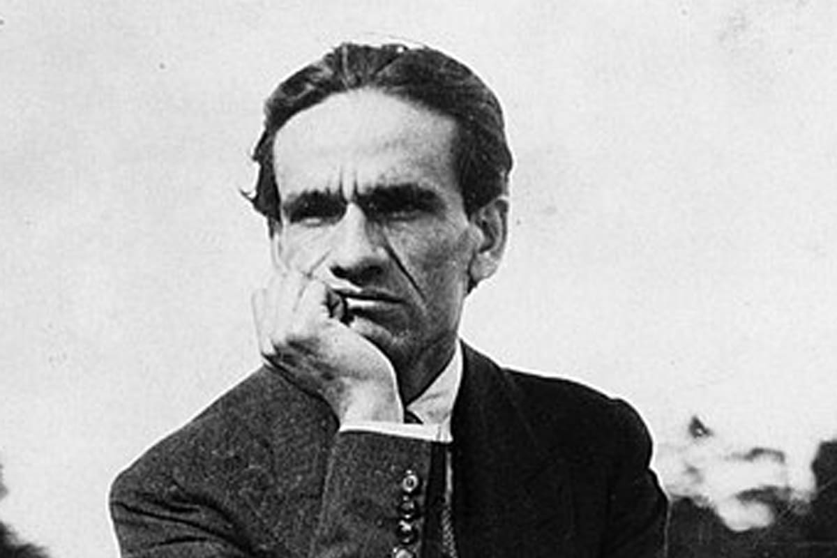 El escritor peruano César Vallejo