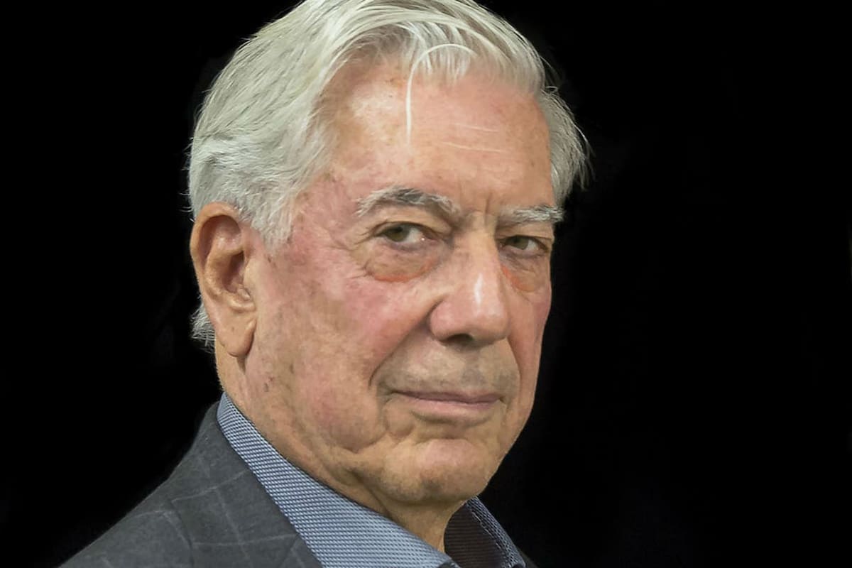 El escritor peruano habló de la "vocación suicida de los argentinos" y dijo que "van a lamentar enormemente la derrota de Mauricio Macri