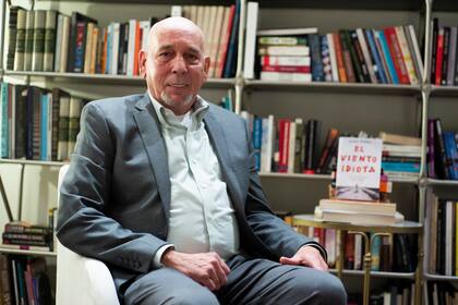 El escritor Peter Kaldheim murió súbitamente mientras leía un monólogo en Barcelona