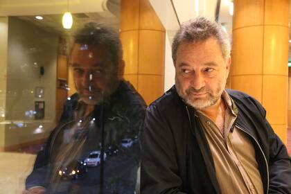 El escritor recibió esta noche el Premio de la Crítica que otorga la Fundación el Libro por "El hijo judío"; este año ya había obtenido el Premio Nacional por otra obra reciente, "El absoluto"