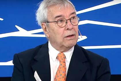 El escritor y extitular de la SIDE, Juan Bautista “Tata” Yofre, durante su paso por LN+