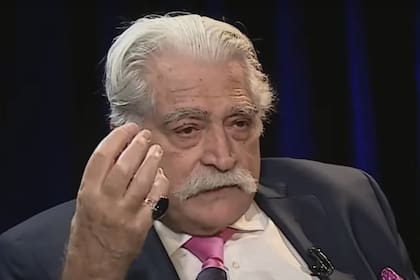 El escritor y periodista, Jorge Asís, en +Entrevistas