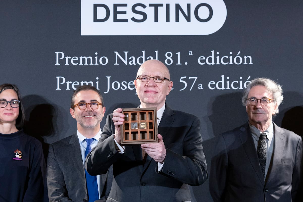 El escritor y periodista Jorge Fernández Díaz ganó el Premio Nadal por su novela "El secreto de Marcial"