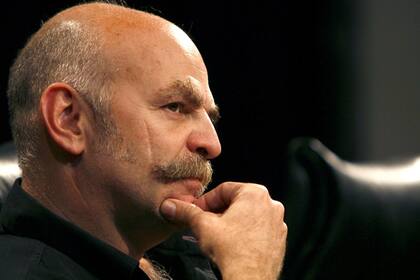 El escritor y periodista visitó Mesa Chica, donde analizó el presente del país