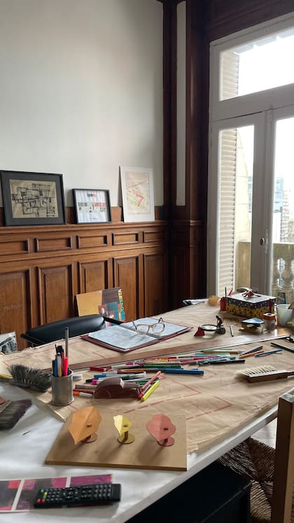 El escritorio de Testa se conserva fiel a como lo dejó.