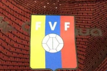 El escudo de Venezuela tapa la marca Quechua