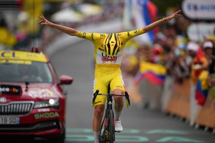 El esloveno Tadej Pogacar tiene encaminado un nuevo triunfo en el Tour de Francia, que este sábado celebrará su penúltima y definitoria etapa.