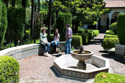 El jardín andaluz del Museo Larreta es una obra laberíntica