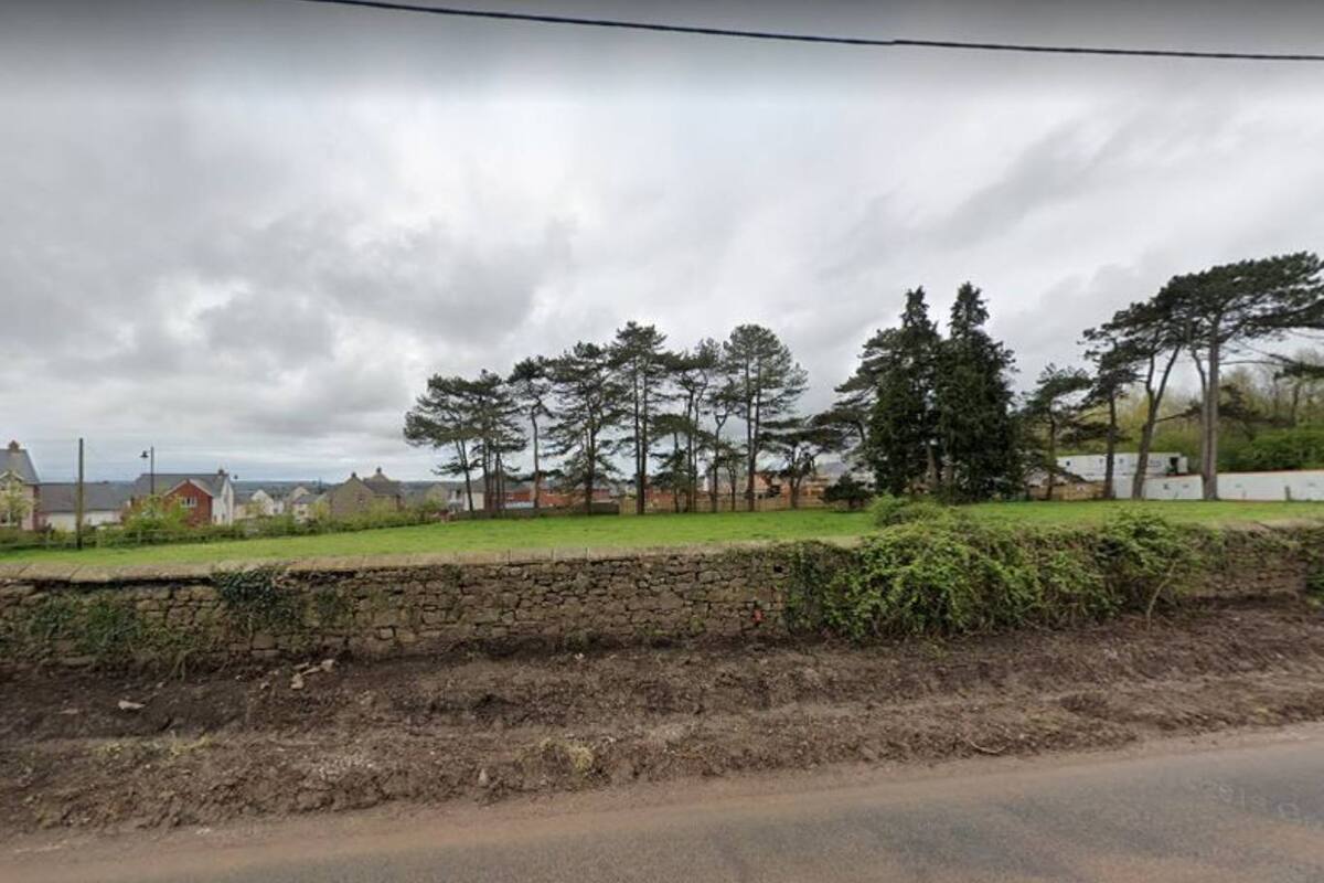 El espacioso predio resulta apetecible para realizar allí un negocio inmobiliario, pero guarda un pasado que aleja a los compradores