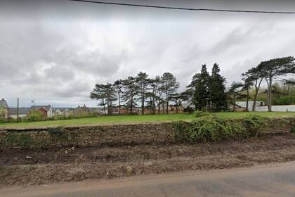 El espacioso predio resulta apetecible para realizar allí un negocio inmobiliario, pero guarda un pasado que aleja a los compradores