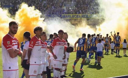 El "espaldazo" por el que los jugadores de Estudiantes recibieron dos fechas de suspensión a cumplir en 2026