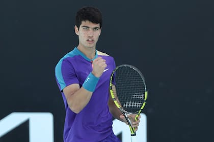 Alcaraz, apuntado para suceder a Nadal en el futuro, se describió: "Mi estilo es más o menos como el de Federer, yendo a la red, con dejadas".