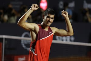 El español Carlos Alcaraz, de sólo 18 años, venció al argentino Diego Schwartzman y conquistó el título en Río de Janeiro.