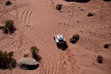 El español Carlos Sainz encabeza la clasificación de autos