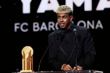 El español Lamine Yamal ganó el Trofeo Kopa y fue segundo en la votación del Balón de Oro