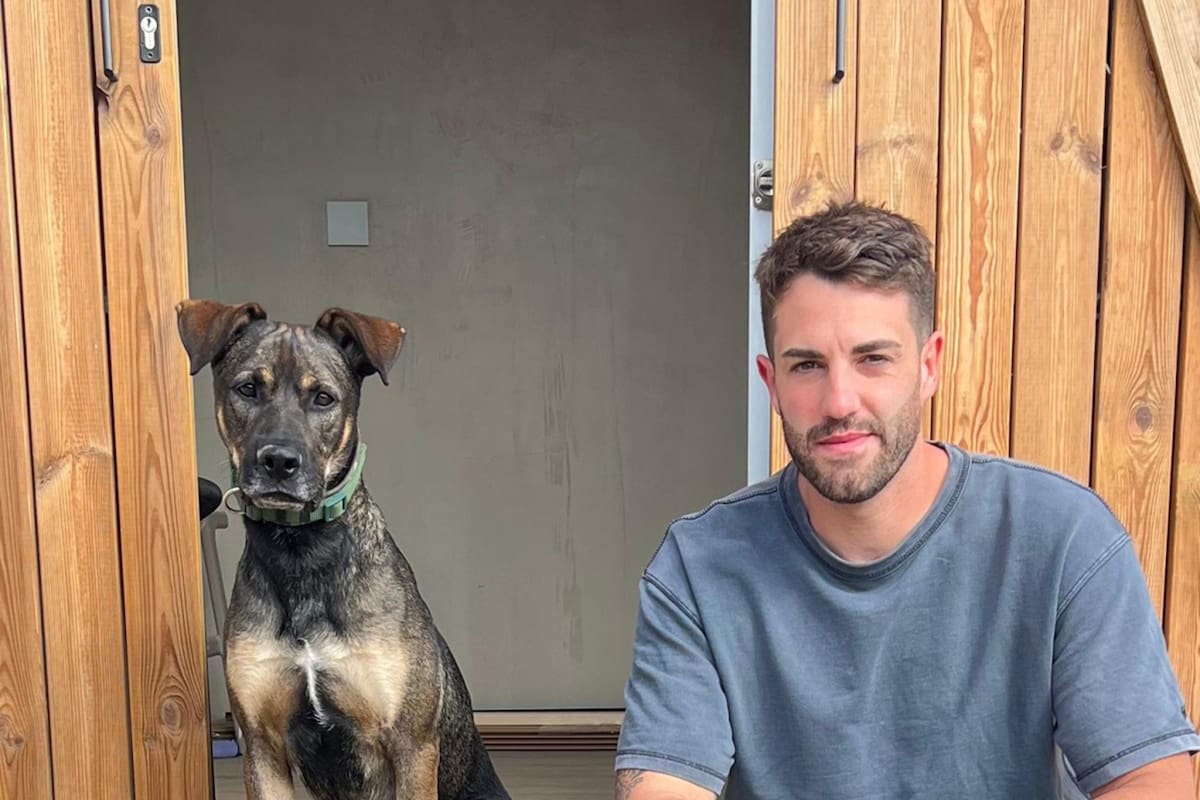 El español que trabajaba de lavacopas en Inglaterra y al volver a país se convirtió en constructor y youtuber