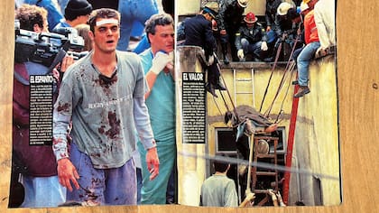 EL ESPANTO y EL VALOR, las dos imágenes en la doble página de revista Gente