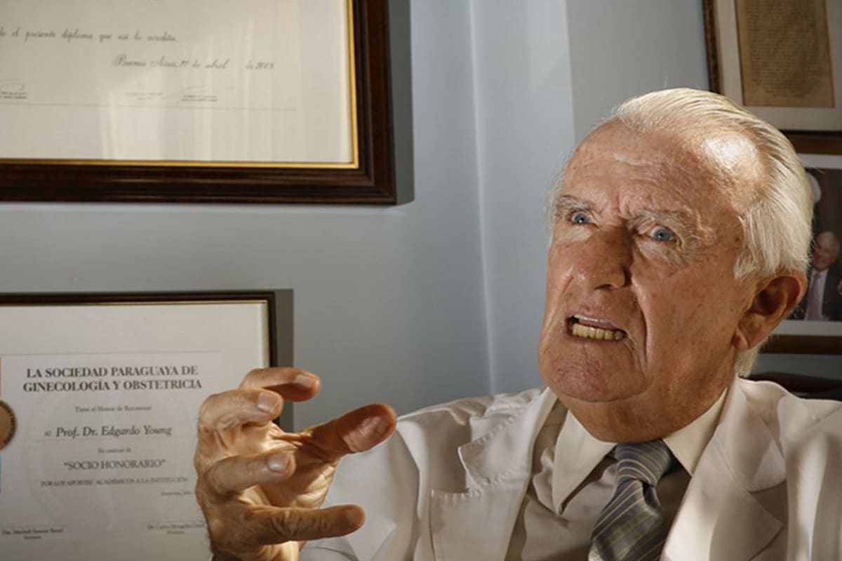 El especialista en ginecología, miembro de la Academia Nacional de Medicina, opinó contra la despenalización