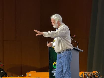 El especialista mexicano habló sobre compactación, nutrición, calidad de semillas y actividad biológica del suelo