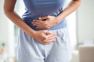El especialista propone un cambio de hábitos para revertir la inflamación digestiva