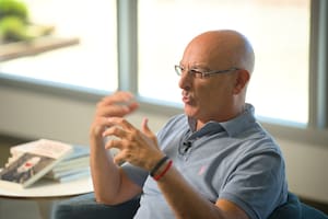 Andrés Hatum, profesor de la Universidad Di Tella, sobre reinventarse: “El pensamiento crítico y la templanza de los adultos de más de 50 años es imbatible”