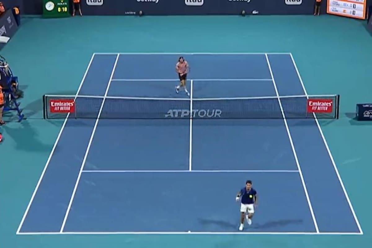 El espectacular punto entre Carlos Alcaraz y Stefanos Tsitsipas